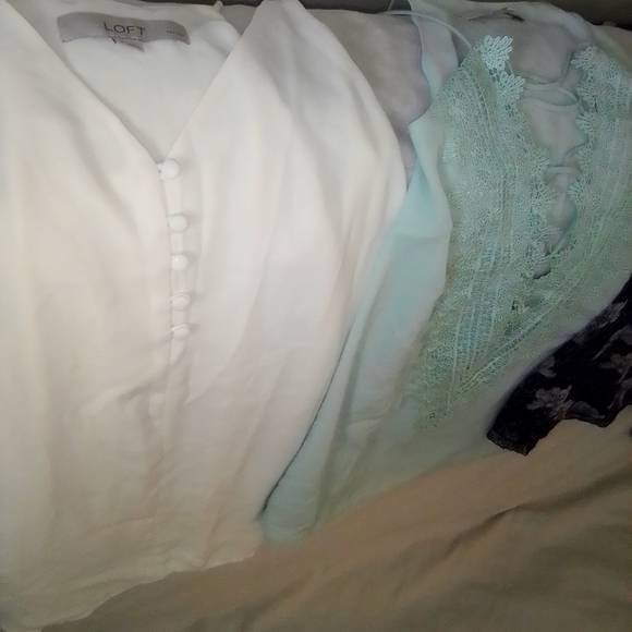 Tops - Picture 4 of 4